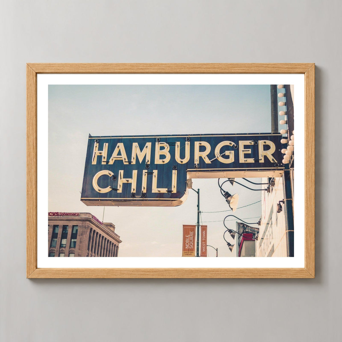 Hamburger Chili — realistic natural wood frame studio view with white border